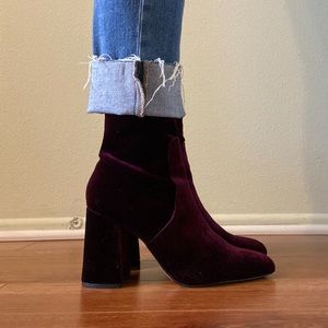 Steve Madden Jacque Velvet Ankle Bootie Size 9